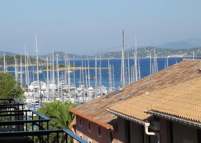 Апартаменти Espace Et Confort A *